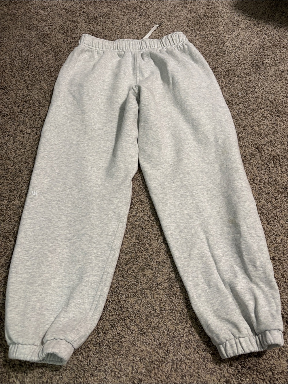Lululemon Scuba Mid-Rise Oversized Jogger *Regular size small - Picture 4 of 5